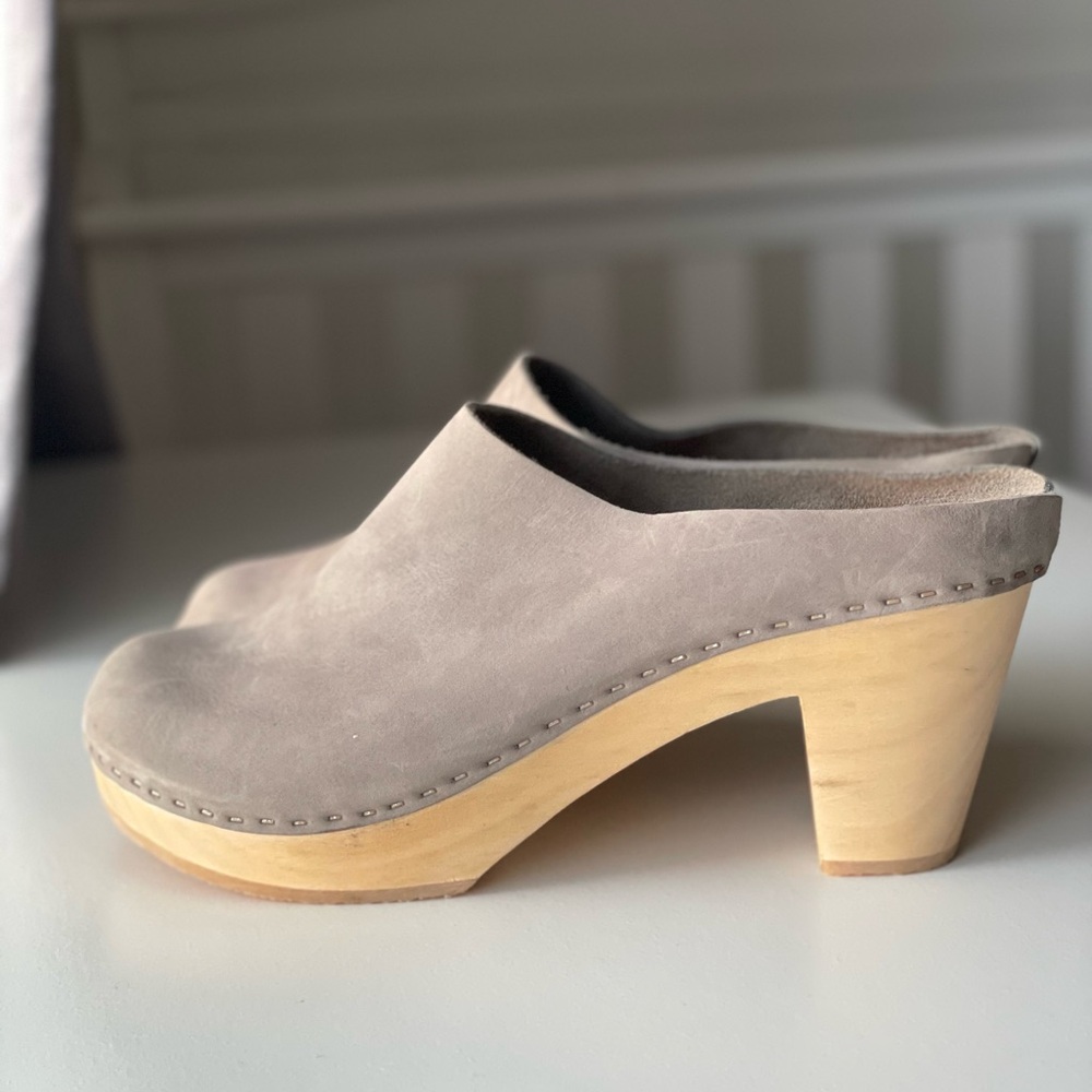 BRYR Clogs, size 10, size 40, gray leather suede, wooden block heel. Like new!